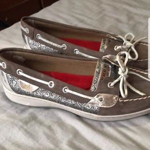 Sperry topsiders